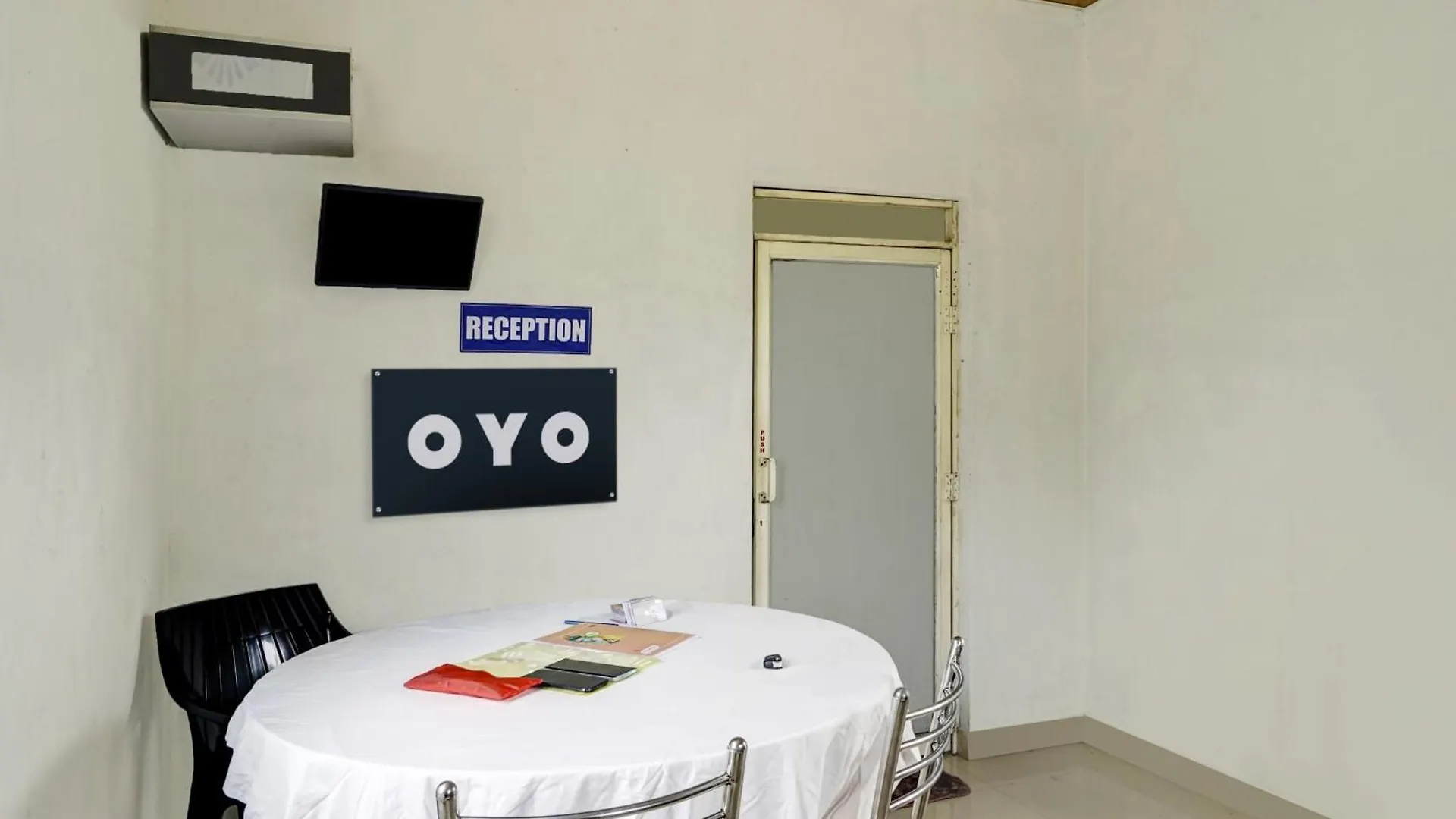 ***  Alwaye Hotel O Ferryland Residency הודו