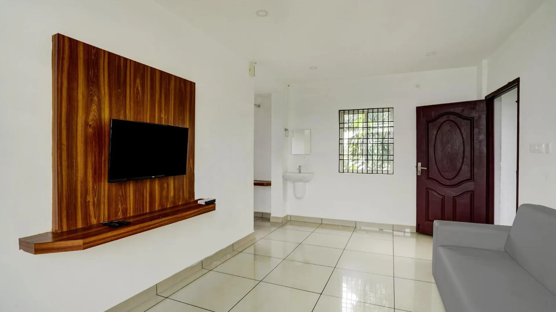 Alwaye Hotel O Ferryland Residency הודו