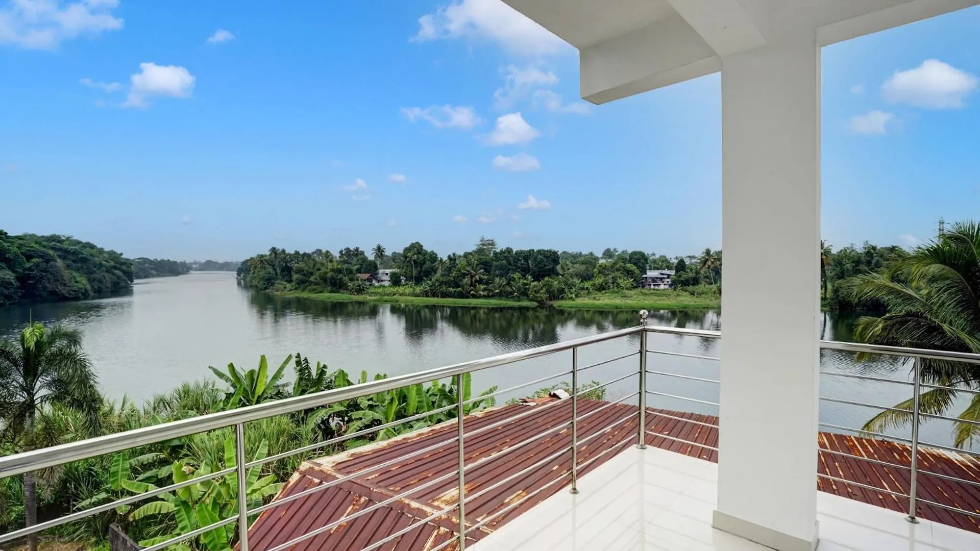 ***  Alwaye Hotel O Ferryland Residency הודו
